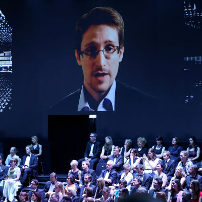 Edward Snowden talade via video under en prisceremoni i maj