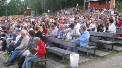 Publik på Raseborgs sommarteater