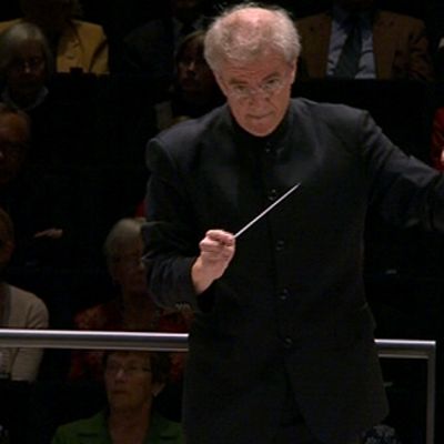 Osmo Vänskä johtamassa Radion sinfoniaorkesteria vuonna 2011.