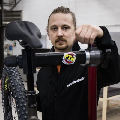 Iikka Ahonen, yrittäjä, Iikan pyörävarikko.