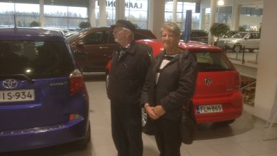 i bilbutiken i Borgå