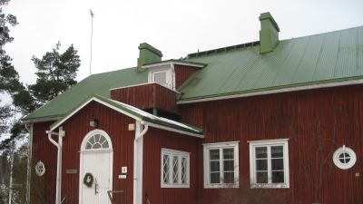 Barösunds gamla skolhus i Ingå skärgård.