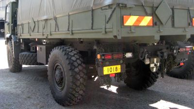 Militär terränglastbil av märket Sisu.