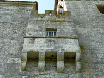 "Hemlighus" i medeltida fransk slottsmur.
