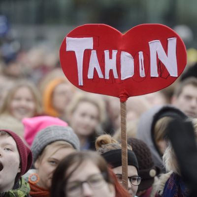 Demonstration för jämlik äktenskapslag.