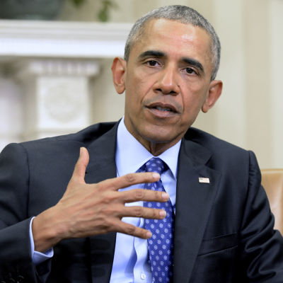 President Barack Obama lägger på tisdag fram nya bestämmelser om skjutvapen