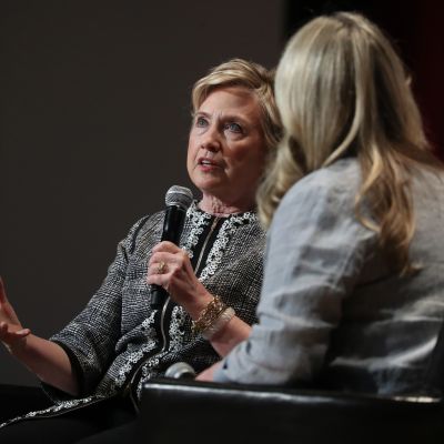 Hillary Clinton talar på bokmässa i New York