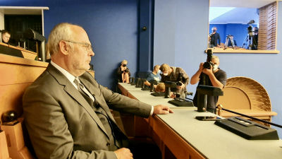 Alar Karis väntar lugnt på att presidentvalet ska sätta igång i Estlands parlament Riigikogu.