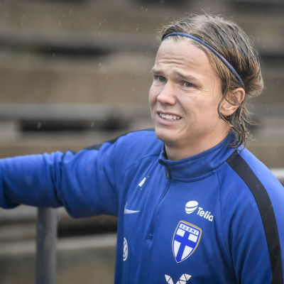 Petteri Forsell på fotbollslandslagets träningar i Borte Tölö i Helsingfors.