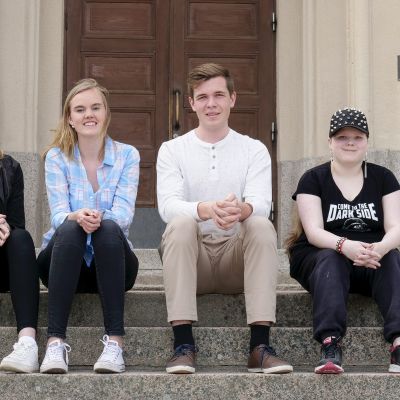 Bland andra Elisabeth Santamäki, Michelle Henriksson, Tobias Eriksberg och Magdalena Haldin tog studenten vid Kristinestads gymnasium i år.