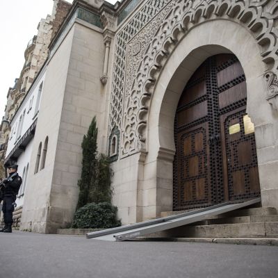 Pariisin suuri moskeija, Grande Mosquée de Paris, on yksi sadoista moskeijoista, joka viikonlopun aikana avaa ovensa yleisölle.