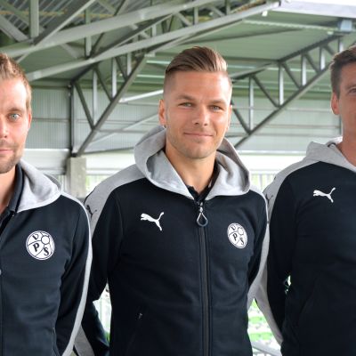 Jesper Engström, Sebastian Strandvall och Petri Vuorinen vid stadion i Sandviken där de möter Bröndby IF på torsdag.
