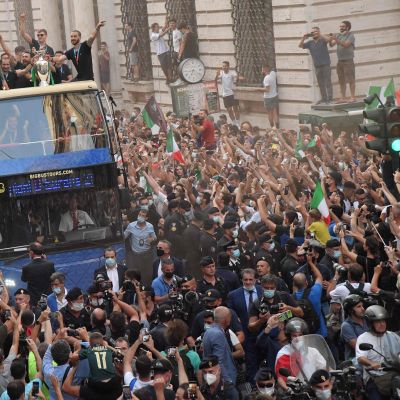 Italian jalkapallomaajoukkue Azzurri palasi voittajana kotiin