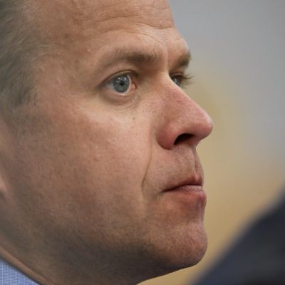 Samlingspartiets ordförande Petteri Orpo vill se över regeringssamarbetet.