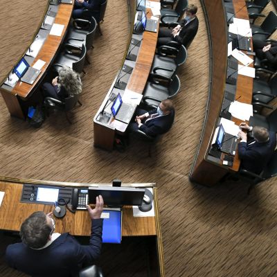 Eduskunnan täysistunto 22.4.2020