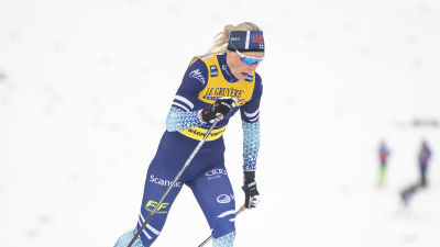 Anne Kullönen skidar klassiskt.
