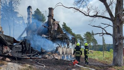 Gården på Granviksvägen har totalförstörts.