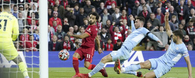 Mohamed Salah skjuter.
