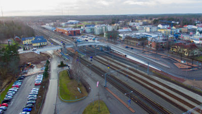 Karis stationsområde sett uppifrån med hjälp av en drönare.