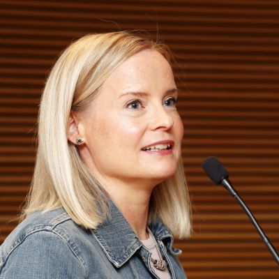 Perussuomalaisten ensimmäinen varapuheenjohtaja Riikka Purra tiedotustilaisuudessaan Helsingissä 8. heinäkuuta.