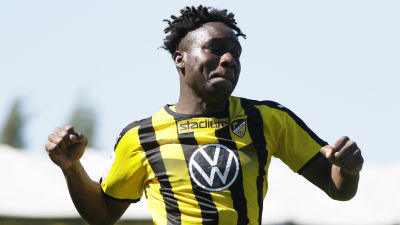 Jean Marie Dongou firar mål.