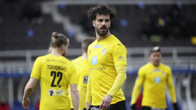 Diogo Tomas blickar åt sidan