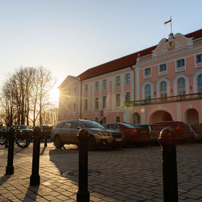 Estlands parlamentsbyggnad i Tallinn.