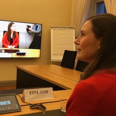 Pääministeri Sanna Marin EU:n videokokouksessa.