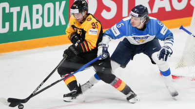 Tony Sund i närkamp mot Frederik Tiffels.