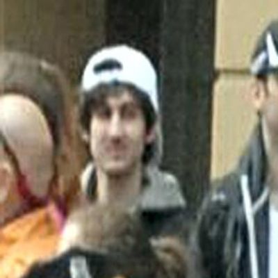 FBI:n julkaisema kuva Dzohar ja Tamerlan Tsarnajevista Bostonissa 15. huhtikuuta.