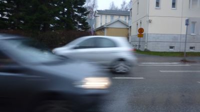 Bilar i trafik.