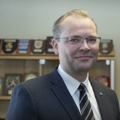 Puolustusministeri Jussi Niinistö.