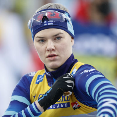 Vilma Nissinen lähikuvassa Salpausselän kisoissa 2021.