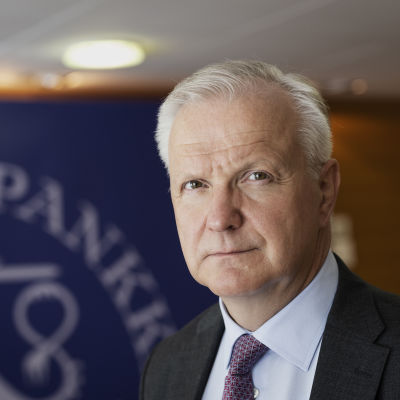 Olli Rehn kuvattuna Suomen pankin tiloissa 11.6.2019.