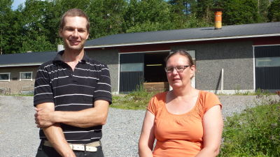Leif Blomqvist och Anne-Maj Blomqvist är Västnylands enda grisuppfödare.