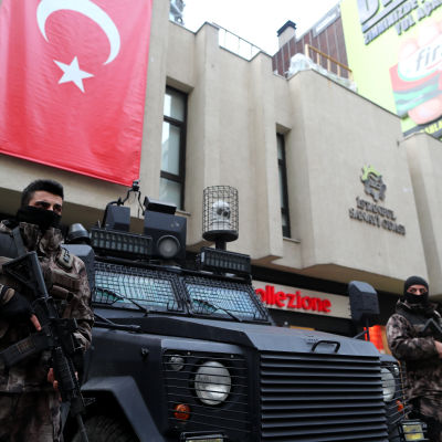 Turkiska specialstyrkor patrullerade i centrum av Istanbul 26.1.2017.