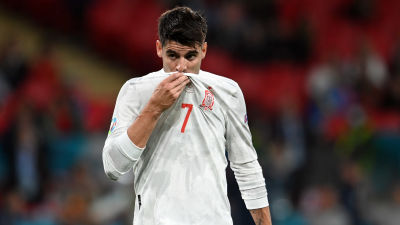 Alvaro Morata ser besviken ut.