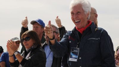 Wally Funk firar sin kommande rymdresa