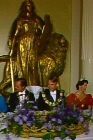 Ruotsin kuningas Kaarle XVI Kustaa ja kuningatar Silvia presidentti Mauno Koiviston vieraana presidentinlinnassa
