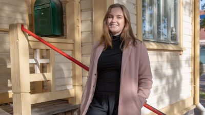 RKP:n nuori kuntavaalien ehdokas Kaisa Dahlqvist Karjaan nuorisotalossa.