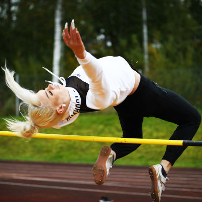 Höjdhopparen Jade Nyström hoppar över ribban.