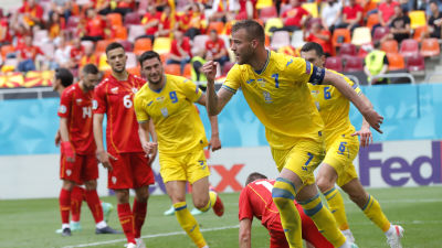 Andrij Jarmolenko firar mål.