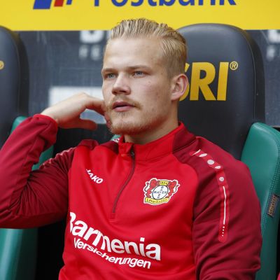Joel Pohjanpalo har fått nöta bänk i Bayer Leverkusen.