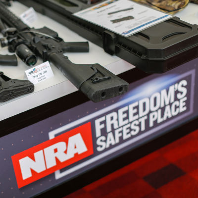 Uppvisning av vapen på NRA:s årliga möte i Georgia 2017.