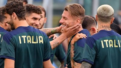 Italiens spelare tränar på stadion i Rom.