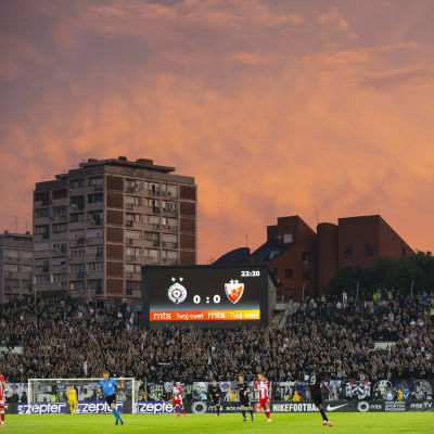 Det var fullpackat på Partizan Belgrads hemmastadion på onsdagskvällen.