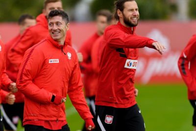 Robert Lewandowski värmer upp.