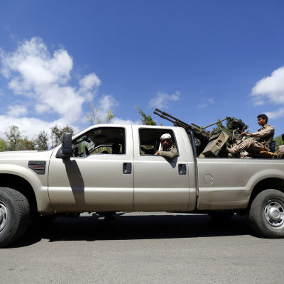 Houthi-rebeller i huvudstaden Sanaa den 24 mars 2015.