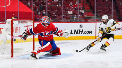 Carey Price räddar pucken då Alex Tuch inte lyckas pricka det tomt gapande målet.