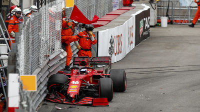 Charles Leclerc kraschar i Monaco.